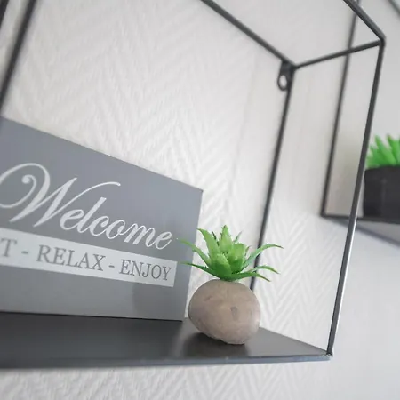 Between Waves דירה *