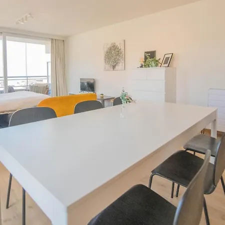 Between Waves Apartment